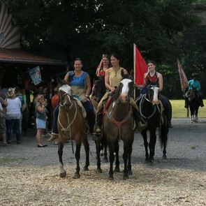 die sportlichen Damen